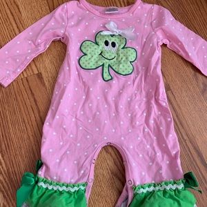 NWOT Clover Ruffle Leg Romper 6-12 Month